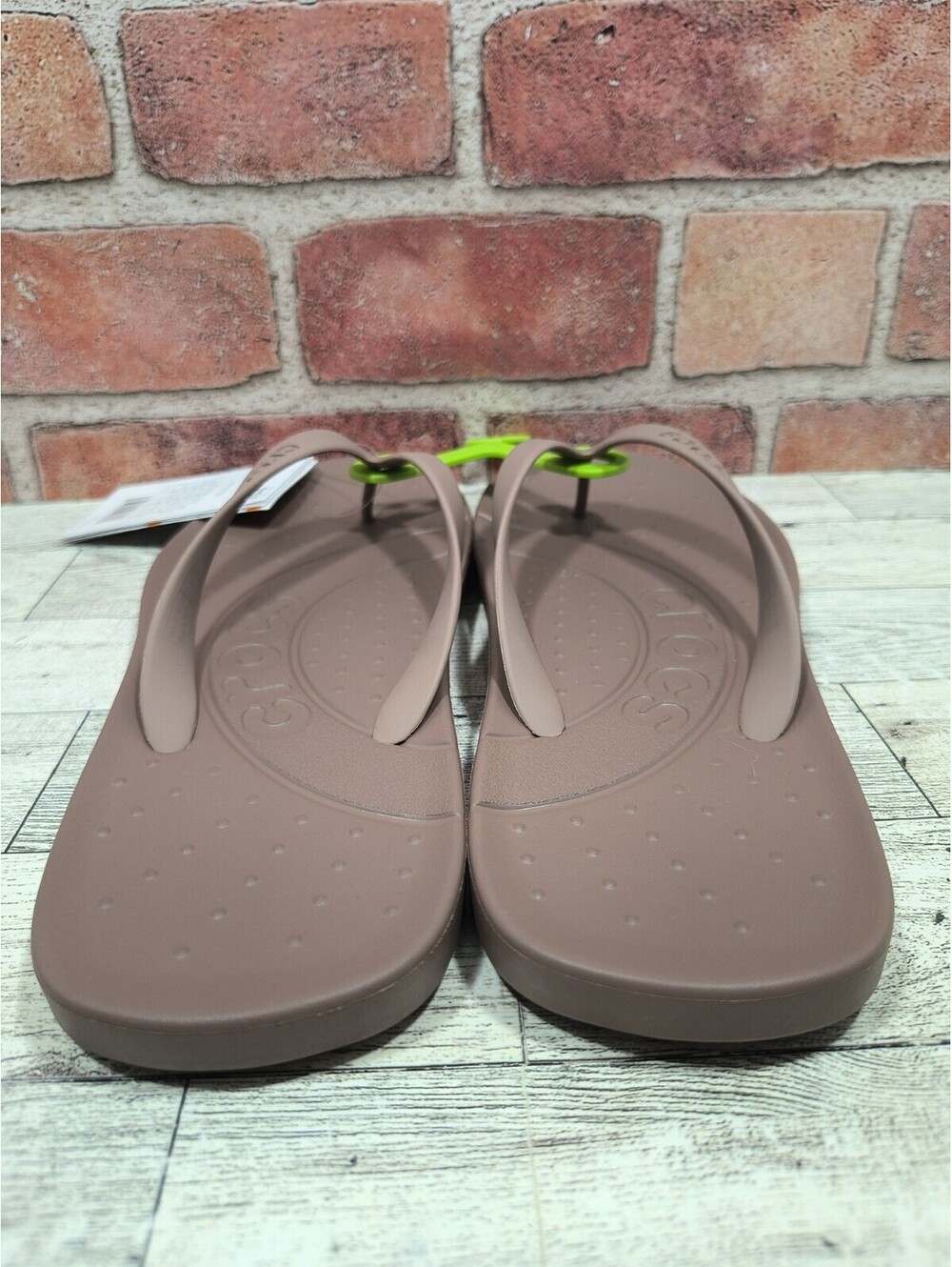 Crocs Flip Flops Men's Size 7 Women's Size 9 Mocha Sandals 210089-0LF NWT - Picture 6 of 9